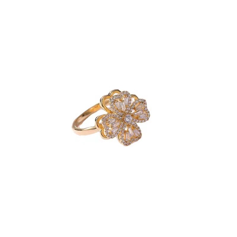 Rotating Flower Zircon Clover Ring