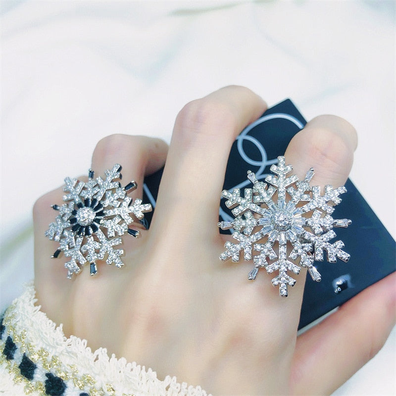 Winter Snowflake Rotating Ring - Image 2
