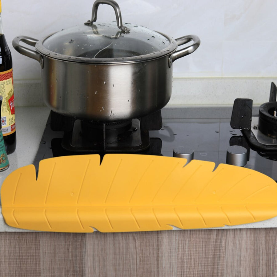 Banana Leaf Water Splash Protector - Image 1