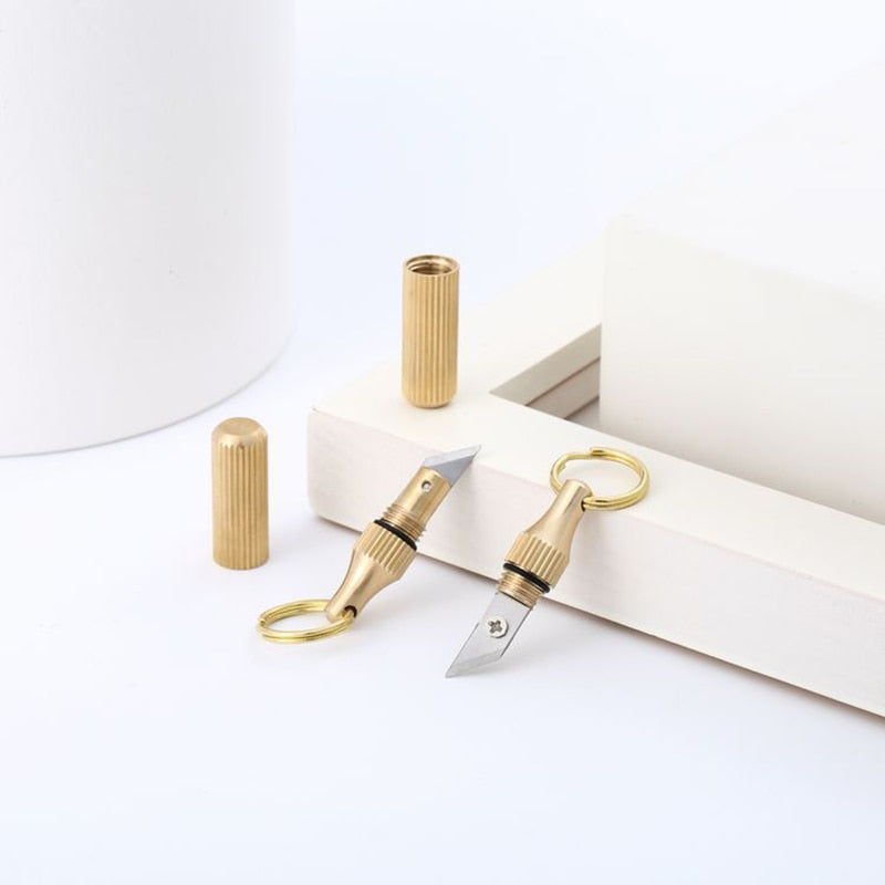 Pocket Capsule Outdoor Survival Mini Knife - Image 0