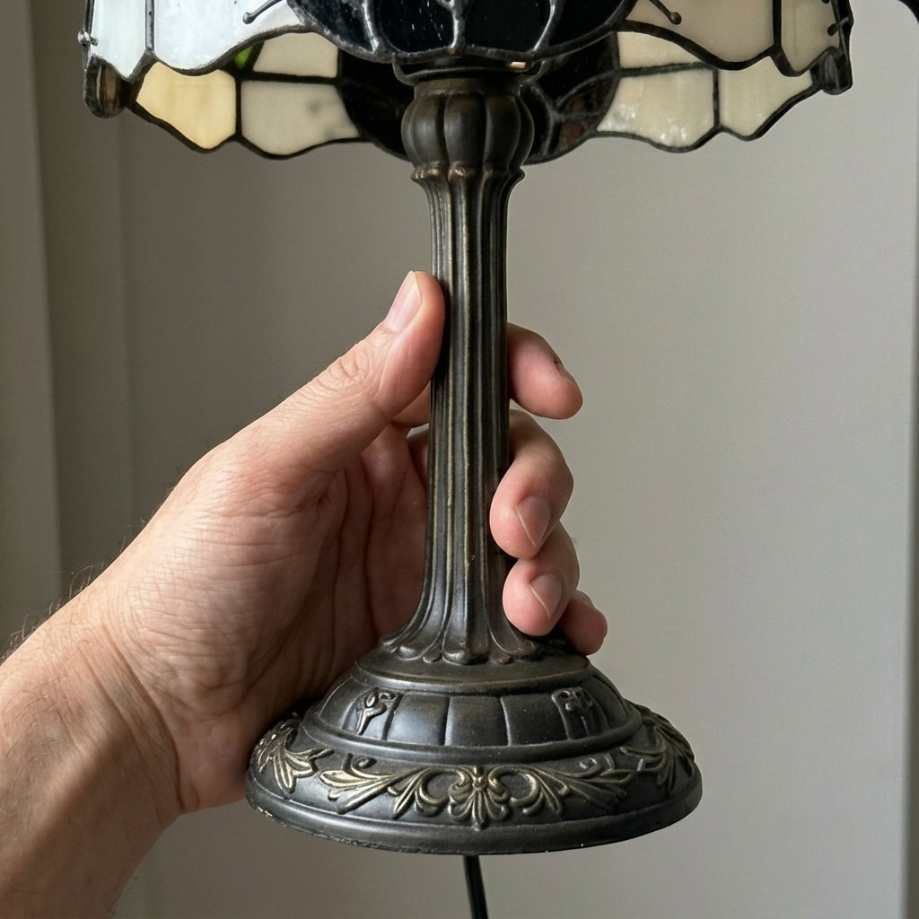 Midnight Cat Stained Glass Table Lamp - Image 3
