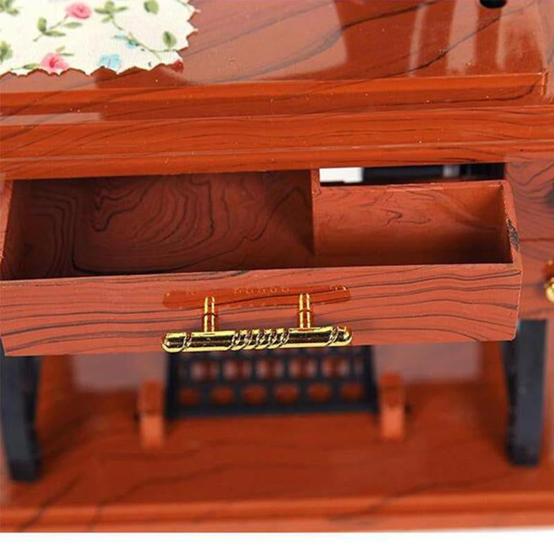 Mini Craft Retro Sewing Machine Decor - Image 2