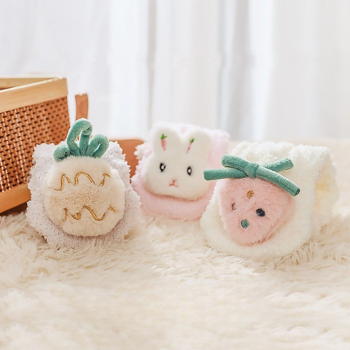 Love Animals Stretchable Newborn Socks - Image 1