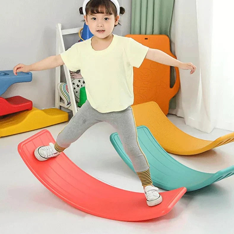 Curved Mini Athlete Balance Toy - Image 0