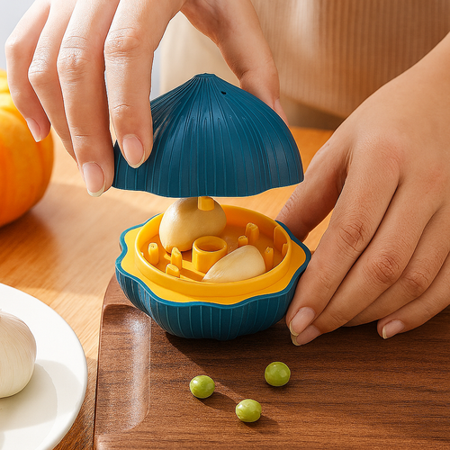 Garlic Shape Rotating Vegetable Grinder - Image 0