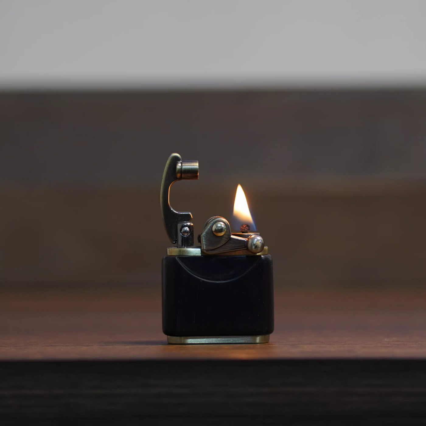 Rosewood Retro Kerosene Lighter - Image 2