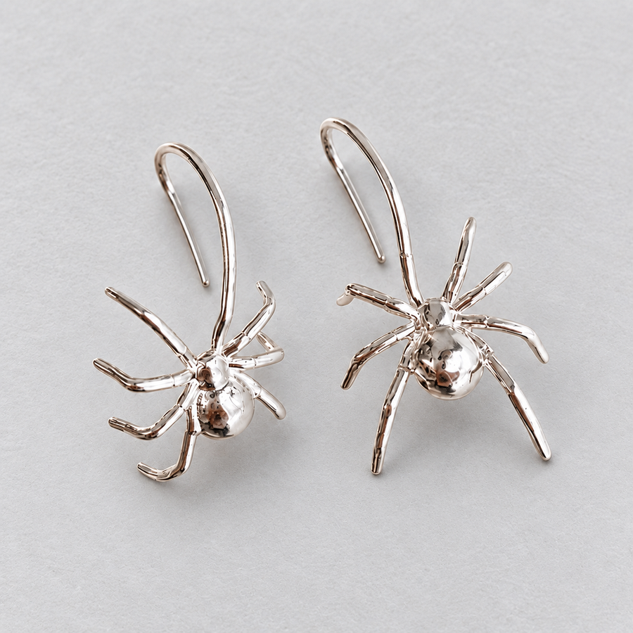 Nightweaver Spider Ear Hook Silver finish