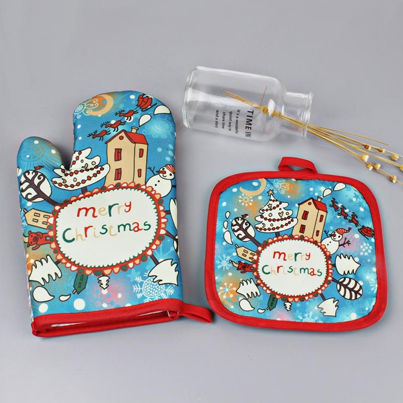 Heat Resistant Christmas Oven Mitts - Image 8