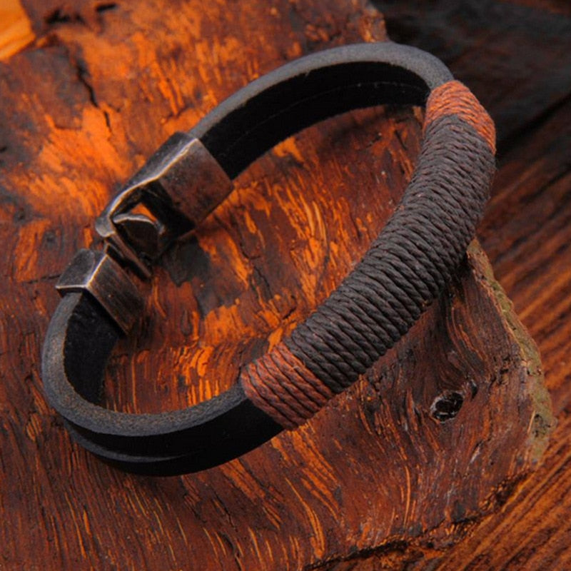 Surfer Leather Men Wristband - Image 0