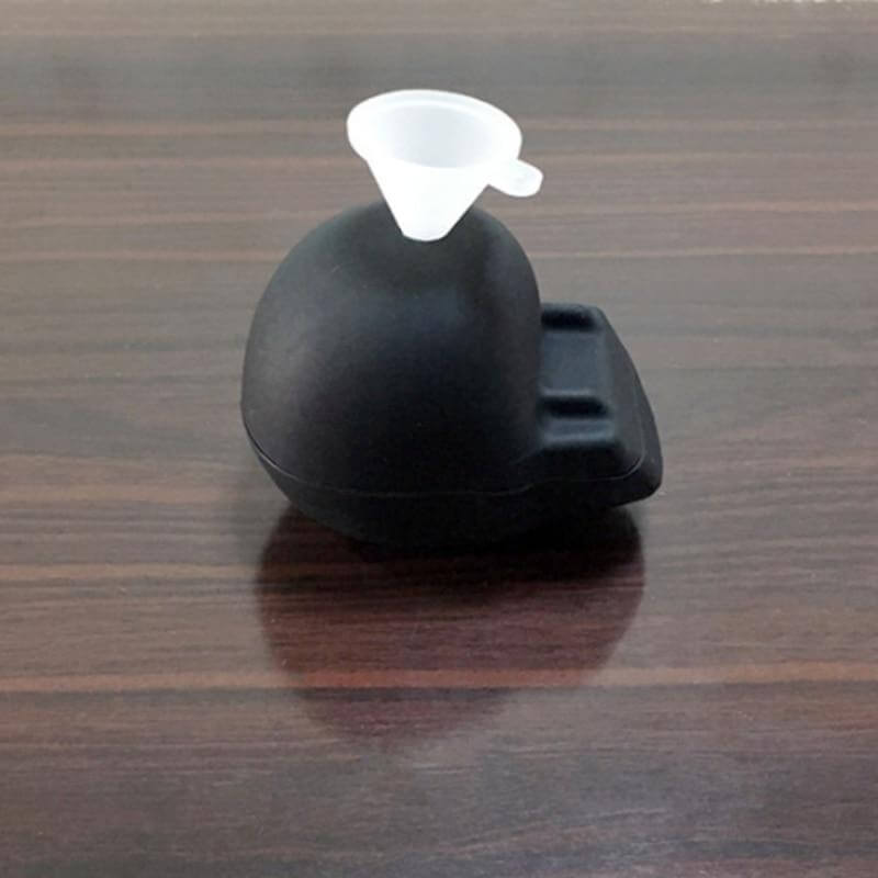 Big Skull Shape 3D Ice Cube Mold - Image 3