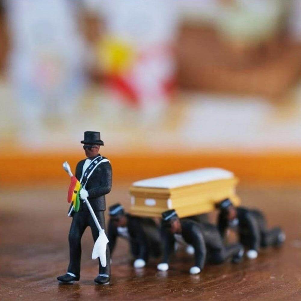 Ghana Funeral Team Figures - MaviGadget