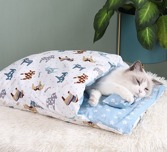 Japanese Style Adorable Cat Sleeping Bed