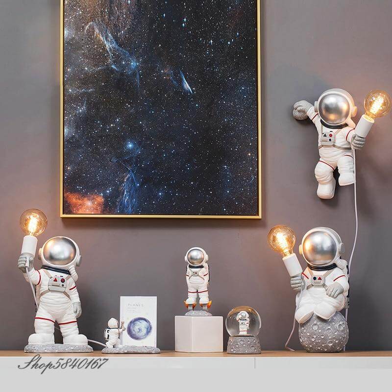 Minimal Resin Astronaut Table Lamps - MaviGadget