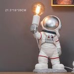 Minimal Resin Astronaut Table Lamps - MaviGadget