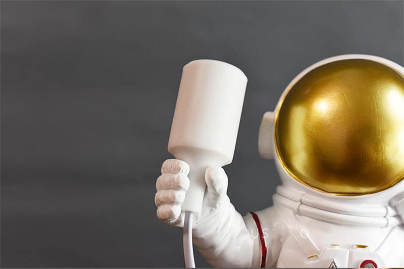 Minimal Resin Astronaut Table Lamps - MaviGadget