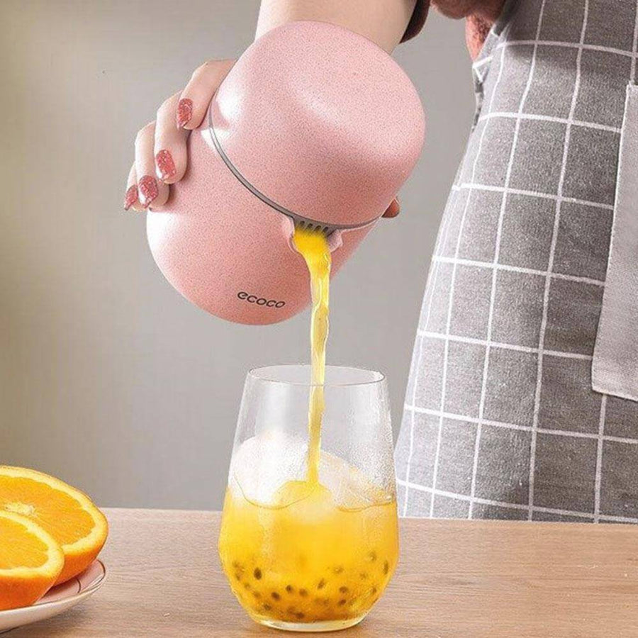 Portable Simple Pastel Mini Juicer - Image 1