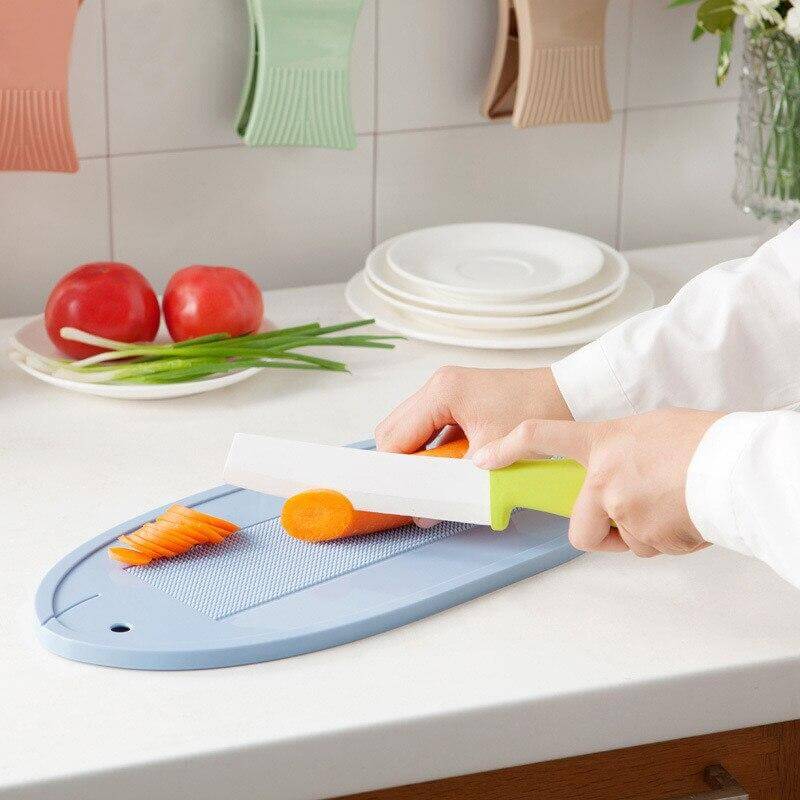 Creative Fish Cutting Board with Clip - Image 3