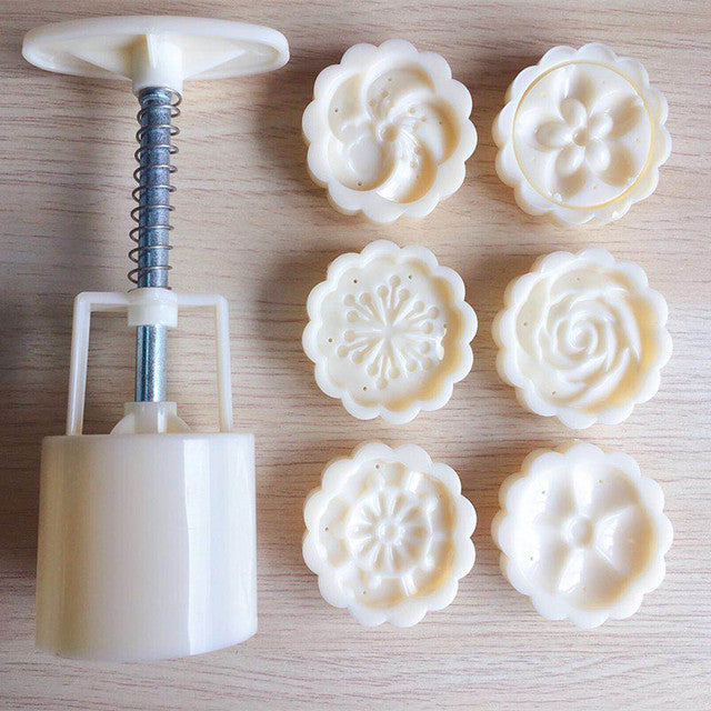 DIY Flower Shape Cookie Cutter - Image 2