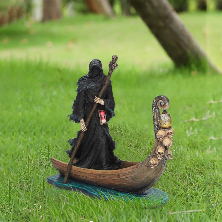 Scary Man Boat Resin Figurine Home Decor - Image 2