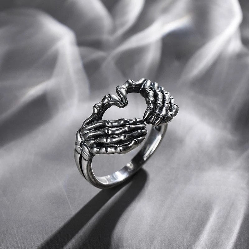 Retro Skull Heart Ring - Image 2