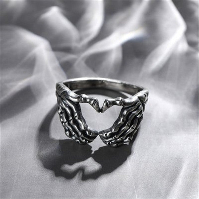 Retro Skull Heart Ring - Image 4