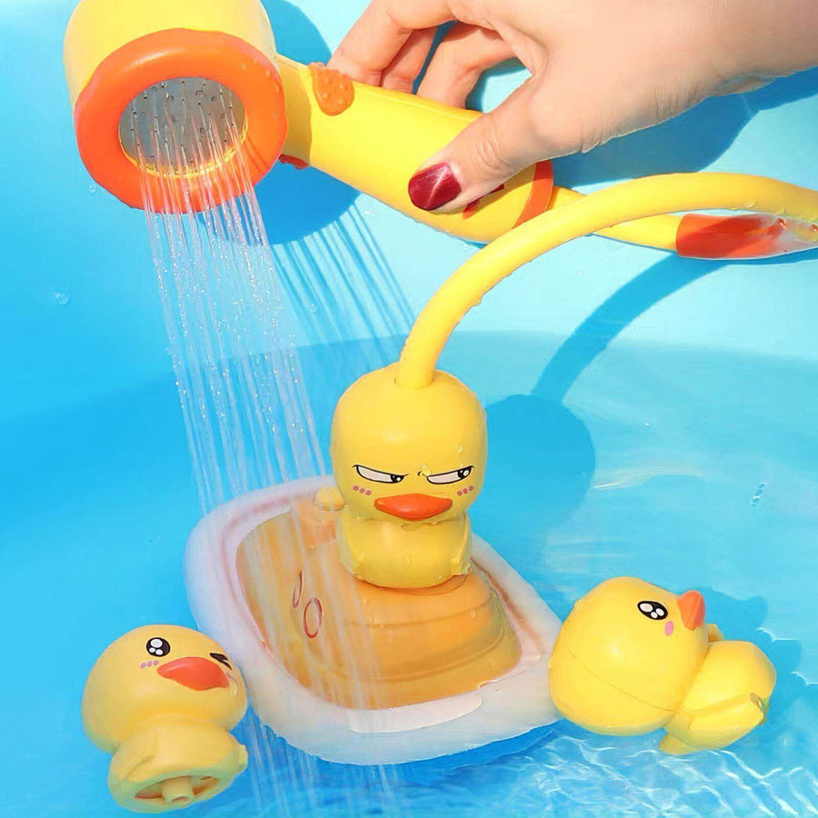 Electric Floating Bathtub Duck Toy Sprinkler - Image 0