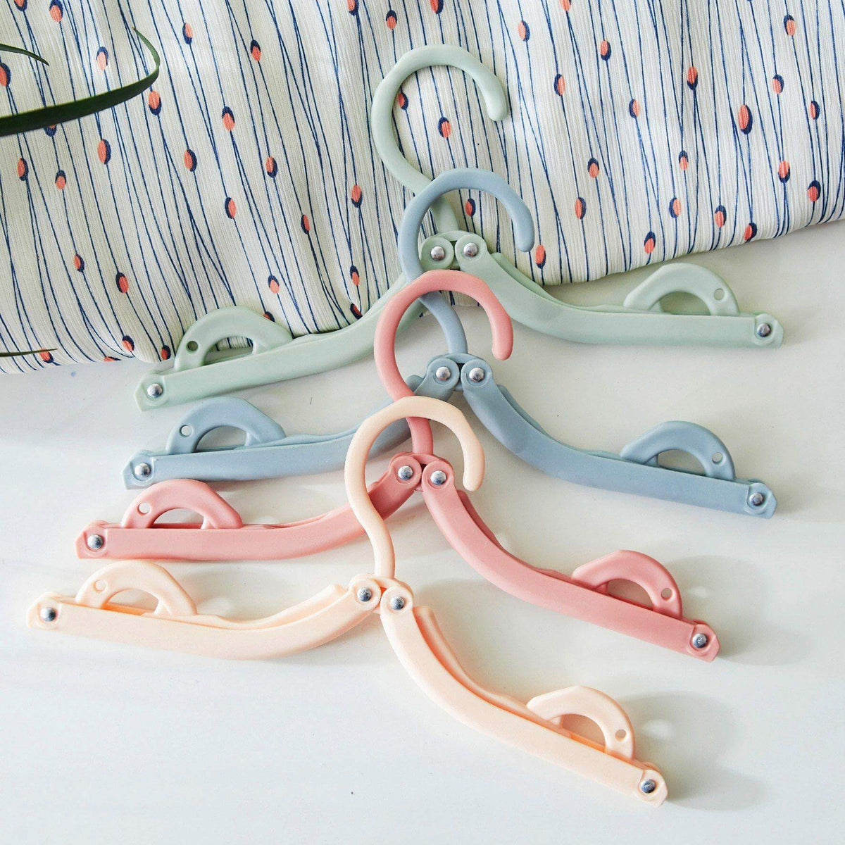 Foldable Magic Easy Travel Clothes Hanger - MaviGadget