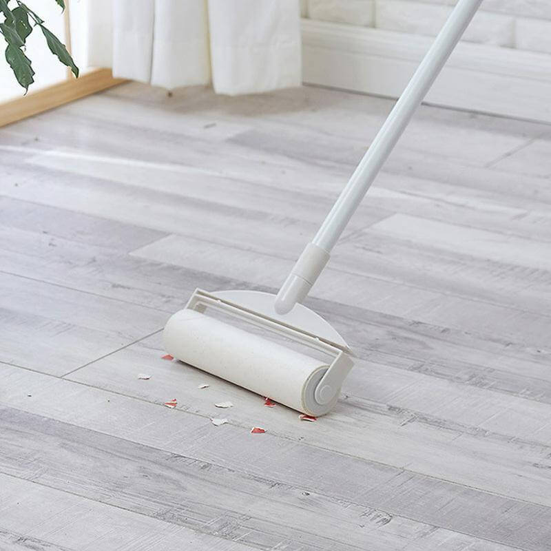 Portable Retractable Hair Remover Sticky Roller - Image 1