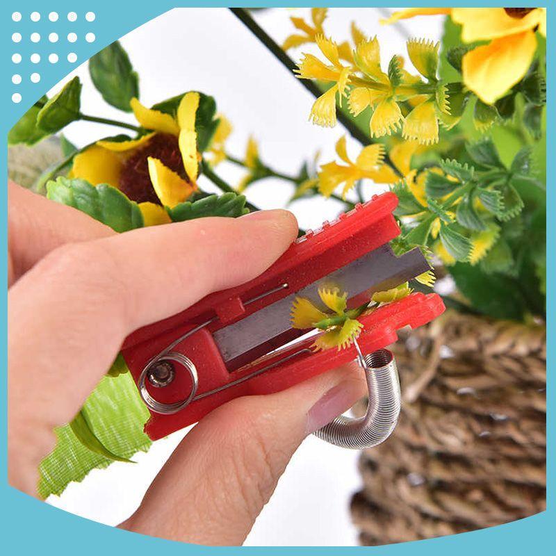 Mini Ring Garden Finger Scissor - Image 0