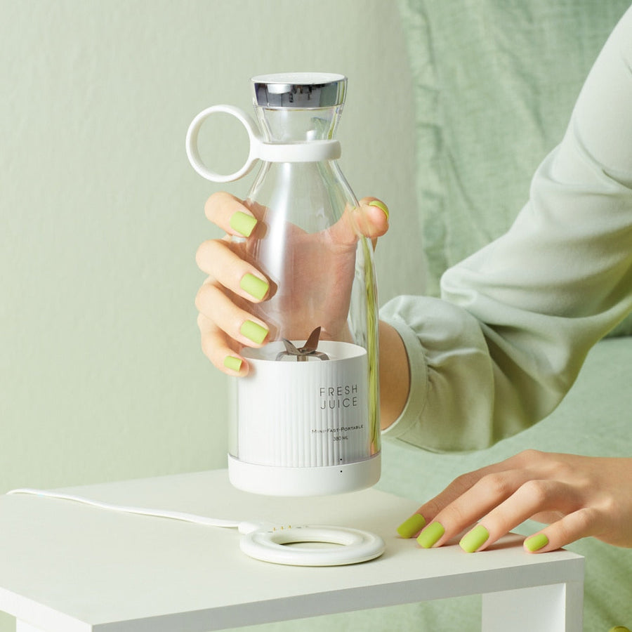 Elegant Mini Portable Fruit Juicer Blender - Image 5