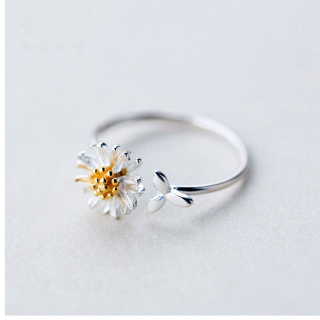 Unique Daisy Flower Ring - Image 7