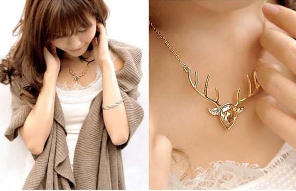 Christmas Elk Necklace - MaviGadget