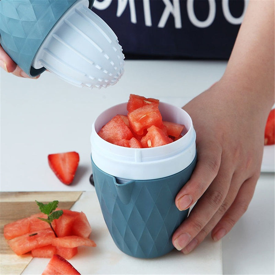 Portable Mini Orange Lemon Press Hand Squeezer - Image 6