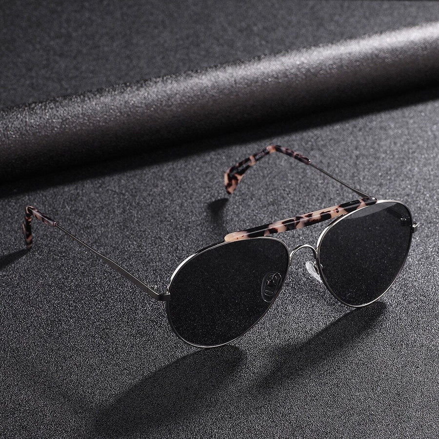 Elegant Men's Luxury Leather Gift Set - Image 7