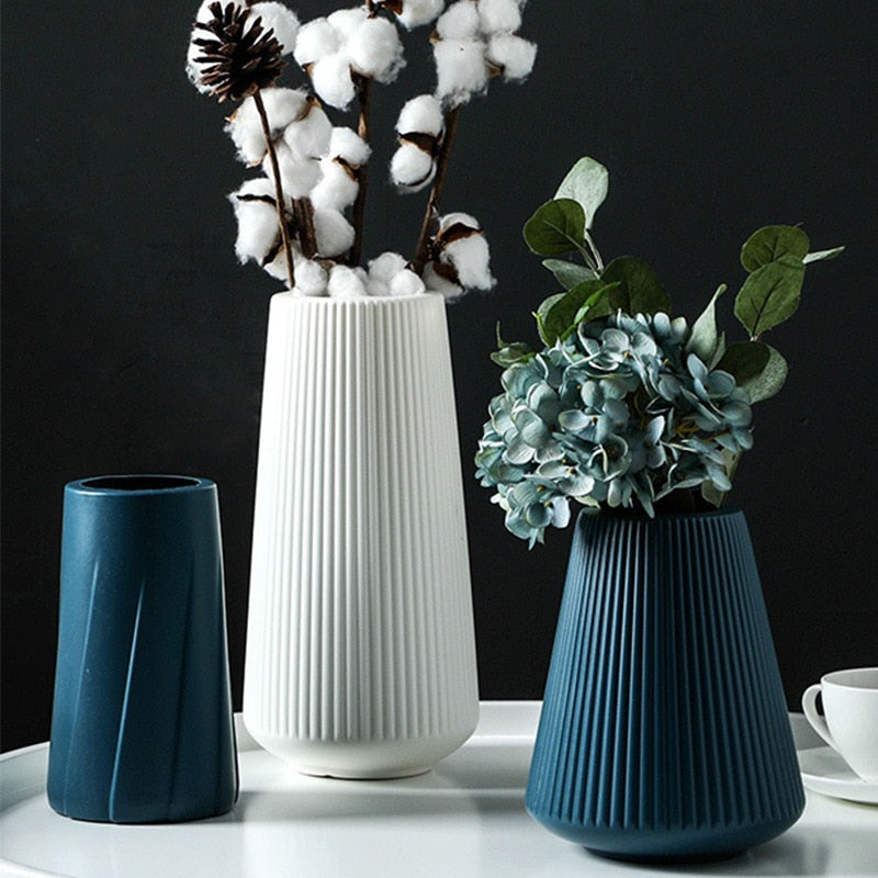 Nordic Style Elegant Origami Flower Vase - Image 0
