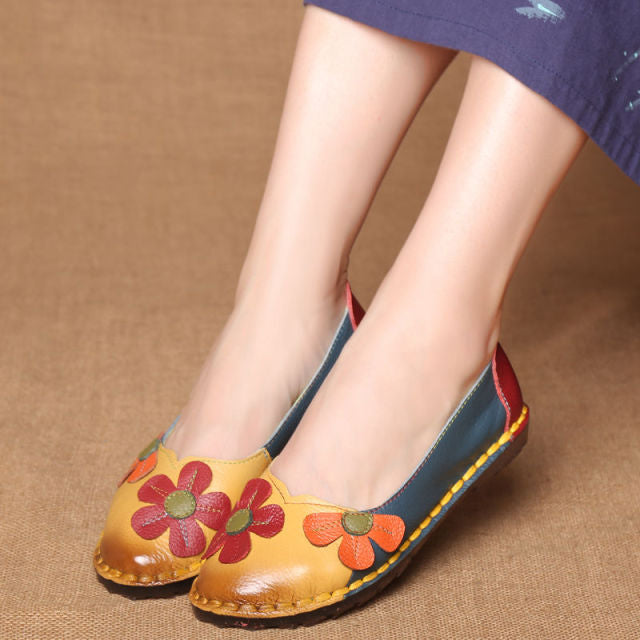 Flower Design Round Toe Mixed Color Flat Shoes - Image 6