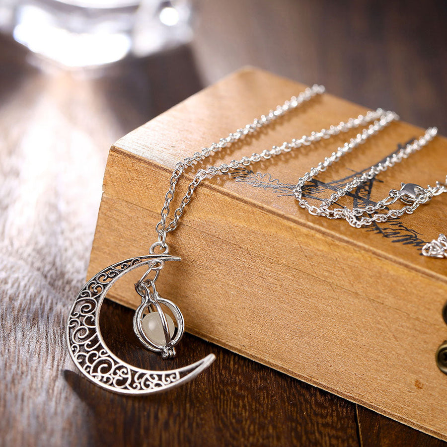 Luminous Moon Pendant Charming Necklace - Image 3