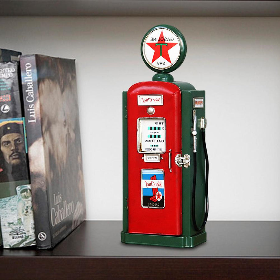 Nostalgic American Country Petrol Pump - Image 0