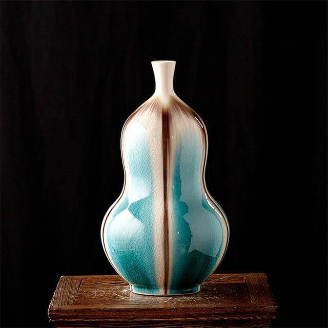 Classical Ancient Jingdezhen Ice Crack Ceramic Glaze Vase - Image 2