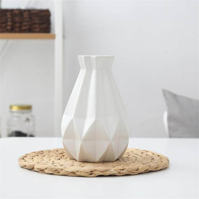 Modern Europe Brief Matt Diamond Porcelain Ceramic Vase - Image 6