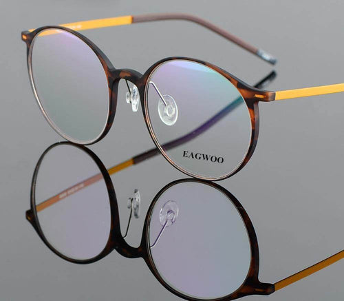 Pure Retro Titanium Eyeglasses - Image 0