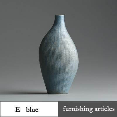 Traditional Chinese Ceramic Vases - Image 15