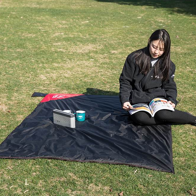 Foldable Waterproof Pocket Picnic Camping Mat - Image 0