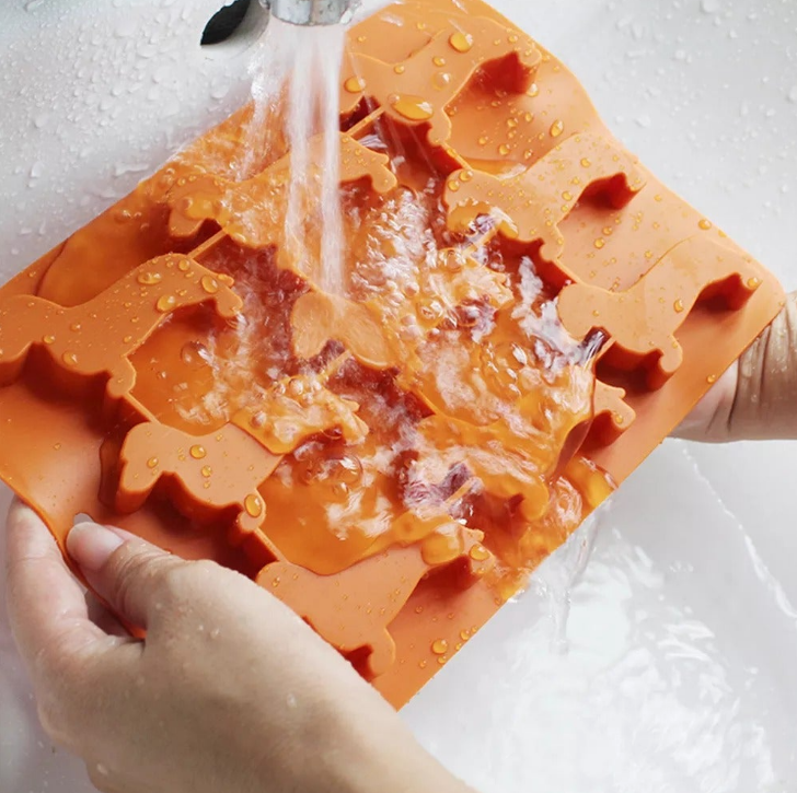 Mini Puppy Shaped Ice Cube Mold - Image 1