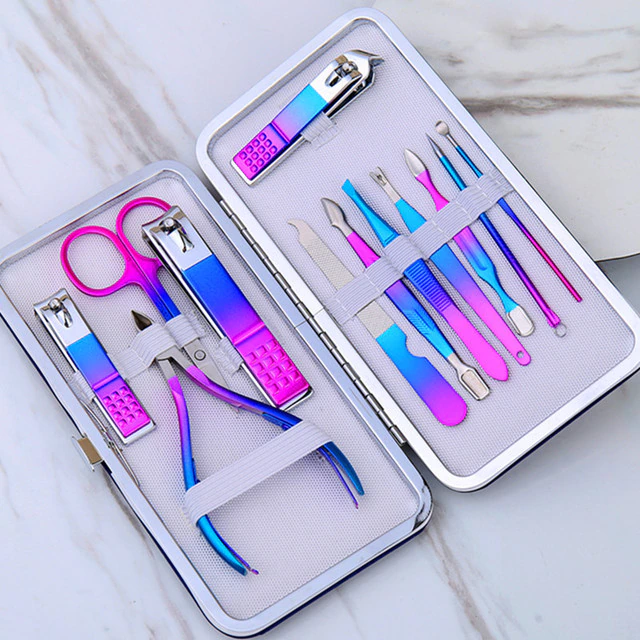 Deluxe Detail Stainless Steel Manicure Tool Set - Image 4