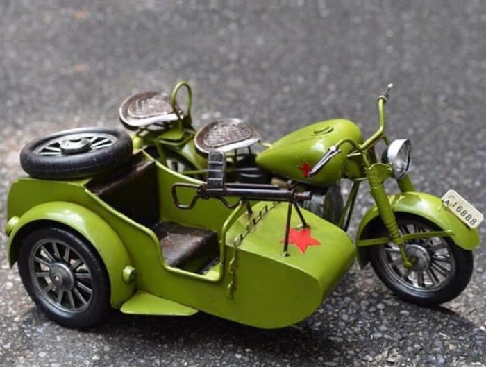 Handmade Creative Three Wheeled BMW Motorcycle - MaviGadget